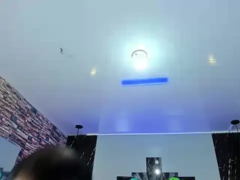 Jennfer Winson online show from November 23, 2025, 7:24 pm