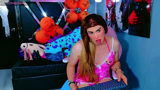 Jennfer Winson online show from October 26, 2025, 8:42 pm