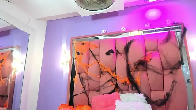 Snapshot of SHARICKMONTANO chatting on October 30, 2025, 8:39 pm SHARICKMONTANO online show from October 30, 2025, 8:39 pm