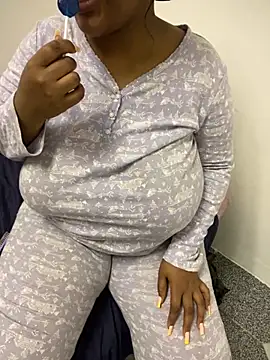 Snapshot of Baronne chatting on October 23, 2025, 12:09 am Baronne online show from October 23, 2025, 12:09 am