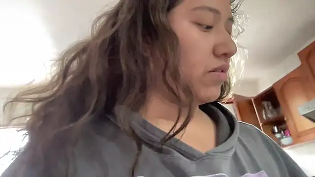 Kmiii21 online show from November 9, 2025, 2:54 pm