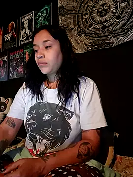 Isis Bathory online show from November 20, 2025, 2:07 pm