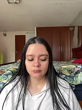 Selena Roa online show from May 16, 2026, 12:48 pm