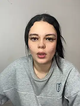 Selena Roa online show from February 12, 2026, 3:23 pm