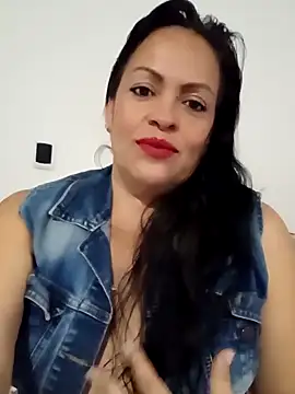 Snapshot of viviana-sexi chatting on November 12, 2025, 12:26 am viviana-sexi online show from November 12, 2025, 12:26 am