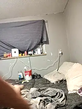 Snapshot of mrspowercouple93 chatting on October 21, 2025, 4:34 am mrspowercouple93 online show from October 21, 2025, 4:34 am