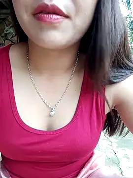 -Lanaa- online show from November 10, 2025, 8:52 am