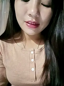 -Lanaa- online show from November 13, 2025, 6:01 pm