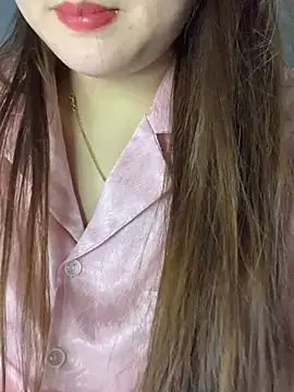 Snapshot of helo-kitty chatting on February 9, 2026, 2:04 pm helo-kitty online show from February 9, 2026, 2:04 pm