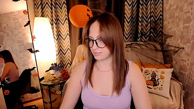 Snapshot of _SilverMoon_ chatting on October 27, 2025, 8:26 am  SilverMoon  online show from October 27, 2025, 8:26 am