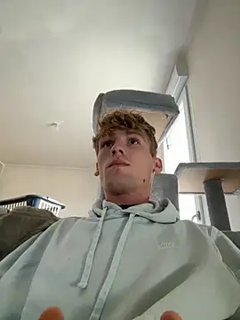 Snapshot of Charlycki chatting on November 3, 2025, 9:02 am Charlycki online show from November 3, 2025, 9:02 am