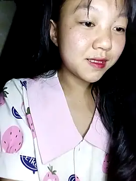 Quynhsumon online show from March 8, 2026, 4:54 pm