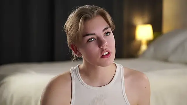 MelodyBaur online show from November 12, 2025, 1:04 pm