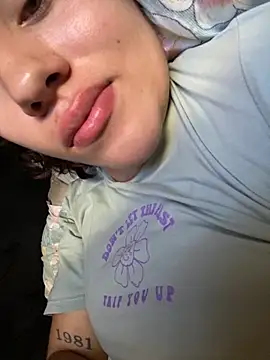 Snapshot of baby_Lola-s chatting on October 21, 2025, 1:54 pm baby Lola-s online show from October 21, 2025, 1:54 pm