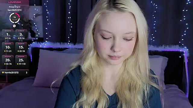 Snapshot of IraYounce chatting on February 4, 2026, 1:11 am IraYounce online show from February 4, 2026, 1:11 am