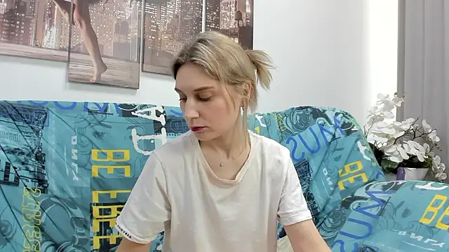 Tenderly Sophie online show from March 8, 2026, 2:04 am