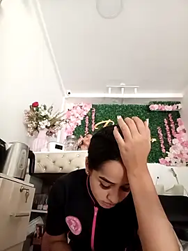 BabyCaramel18 online show from November 5, 2025, 7:28 pm