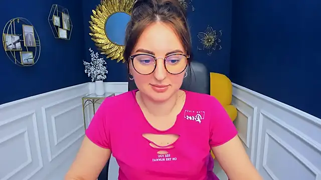 NoraSimons online show from March 6, 2026, 7:03 am