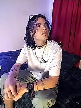 Snapshot of AlickBeliel chatting on October 22, 2025, 5:18 am AlickBeliel online show from October 22, 2025, 5:18 am