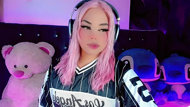 Alannys xHotx online show from April 25, 2026, 2:03 am