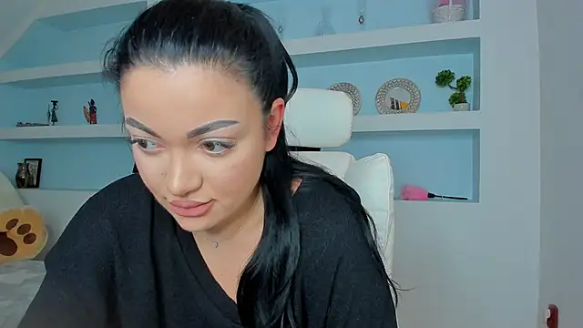 juliexxx online show from November 27, 2025, 8:20 pm