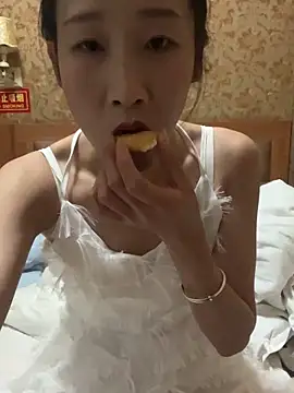 lingling125212 online show from October 22, 2025, 5:01 pm