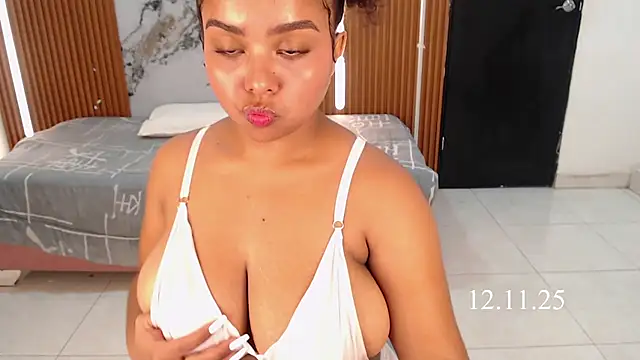 Snapshot of rosselyn_ chatting on November 12, 2025, 7:51 pm rosselyn online show from November 12, 2025, 7:51 pm