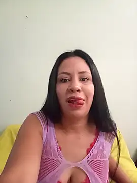 LeilaTaylor online show from December 15, 2025, 2:23 pm