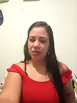 LeilaTaylor online show from November 22, 2025, 1:32 pm