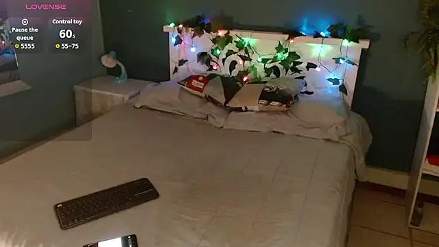 Samantha  Benet online show from December 3, 2025, 9:58 pm