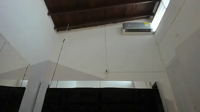 EmmadaSilva online show from March 28, 2026, 4:41 pm