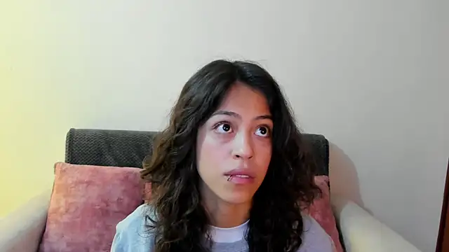 emily jonessxx online show from November 27, 2025, 6:08 pm