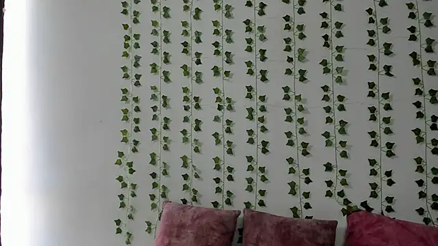 Snapshot of emily_jonessxx chatting on February 5, 2026, 3:52 pm emily jonessxx online show from February 5, 2026, 3:52 pm