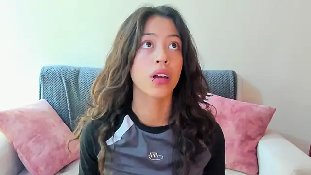 emily jonessxx online show from November 21, 2025, 5:56 pm