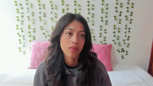 Snapshot of emily_jonessxx chatting on February 12, 2026, 6:07 pm emily jonessxx online show from February 12, 2026, 6:07 pm