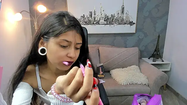 Noa clk online show from April 14, 2026, 4:39 am