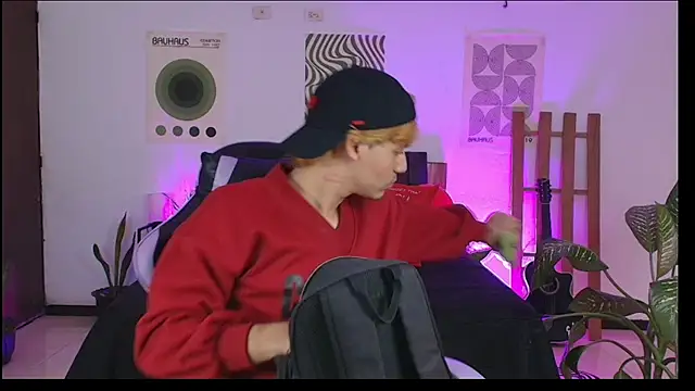 Habel  moretti online show from February 14, 2026, 6:30 pm