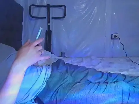 Snapshot of Niyorquino26 chatting on November 2, 2025, 2:05 am Niyorquino26 online show from November 2, 2025, 2:05 am