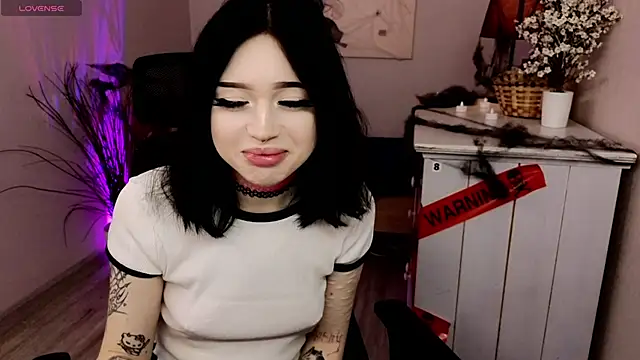 Emma Kirks online show from October 30, 2025, 10:46 am