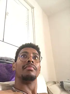 Albert Madrid online show from October 22, 2025, 10:47 am