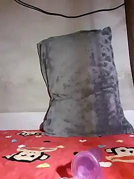 YennyeLa online show from December 2, 2025, 10:55 pm