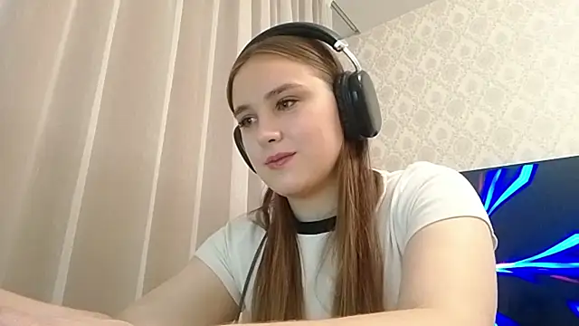 Snapshot of MilaRiviera chatting on October 23, 2025, 5:00 pm MilaRiviera online show from October 23, 2025, 5:00 pm
