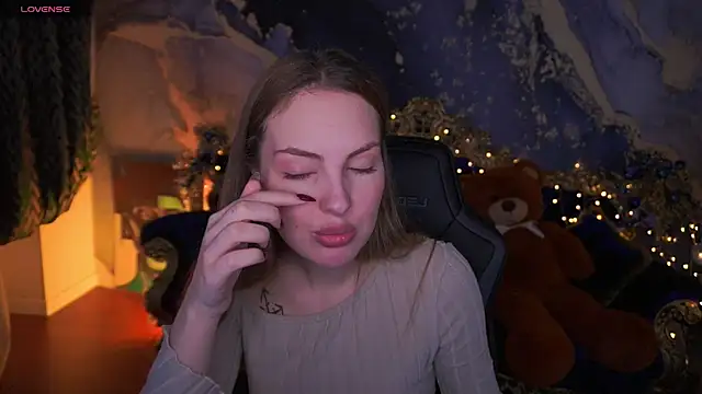 AleksaaJoy online show from January 7, 2026, 1:38 pm