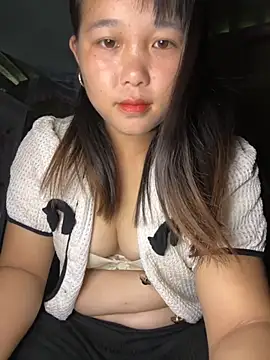 love pusy09 online show from November 5, 2025, 4:37 am