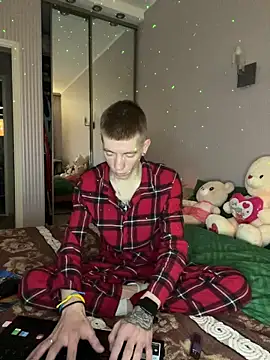 Cristian  Dior online show from February 7, 2026, 10:01 am