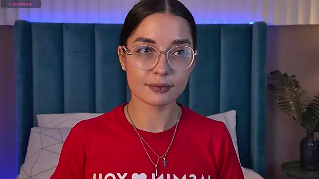 Snapshot of EricaKors chatting on February 4, 2026, 8:42 am EricaKors online show from February 4, 2026, 8:42 am