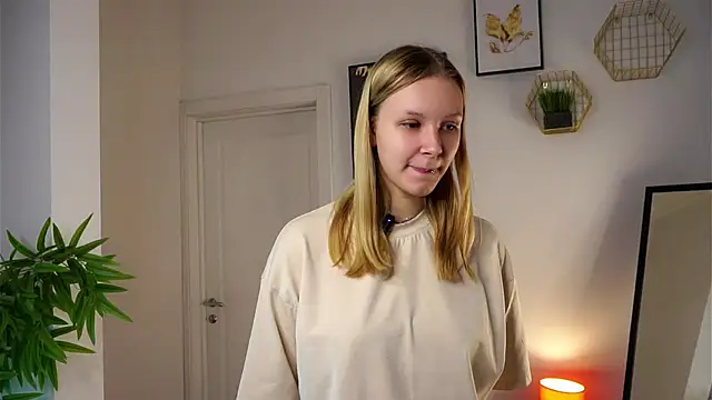 ElissaGlod online show from October 27, 2025, 11:33 am