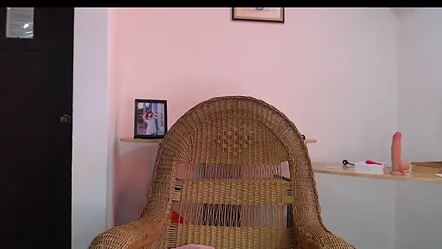 Snapshot of bela1xx chatting on October 26, 2025, 4:18 pm bela1xx online show from October 26, 2025, 4:18 pm