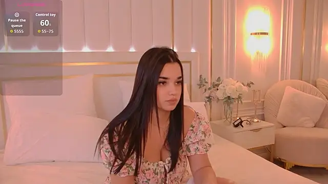 Snapshot of MiaBell chatting on October 24, 2025, 12:37 pm MiaBell online show from October 24, 2025, 12:37 pm