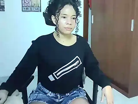 Gigi Scott  online show from December 23, 2025, 1:49 am